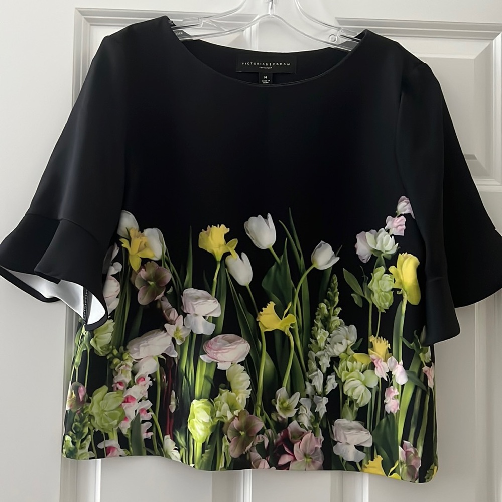 A Victoria Beckham by Target top with 3/4 ruffled sleeves